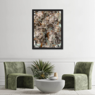 Oeuvre d'art abstraite, couleurs terreuses, accrochée au mur, entourée de fauteuils modernes.
