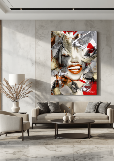 Un portrait artistique coloré avec des éléments abstraits, affiché dans un salon moderne.